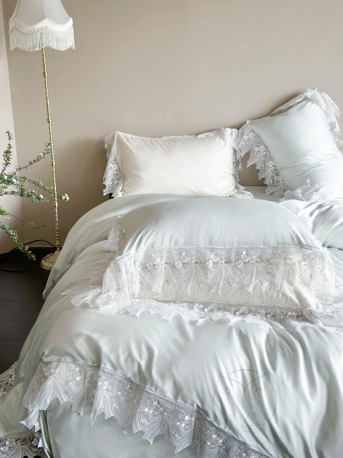 M.O.V. AMY | LYOCELL TENCEL BLEND COTTON 1200 TC | DUVET COVER SET WITH LACE